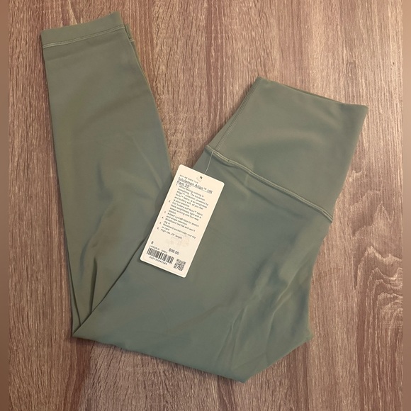 New Lululemon Align high rise pant 25” Light Green. Grey Eucalyptus.Size 8. - Picture 9 of 9